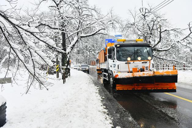 지난 겨울 내내 내린 눈·비, 여름철 '1시간 폭우'에도 못 미쳤다