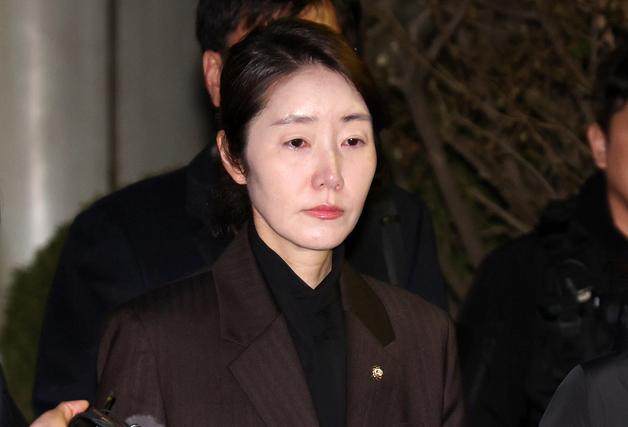 '1억 공천헌금 의혹' 강선우, 구속 후 첫 경찰 조사