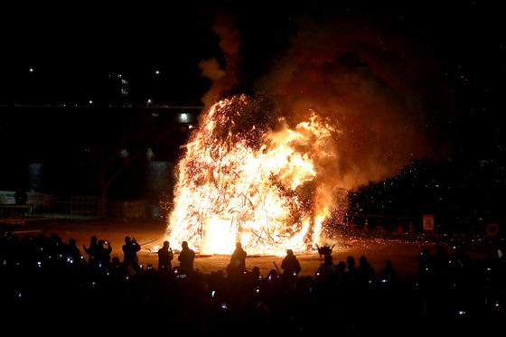내일 개구리 잠 깨는 '경칩'…낮엔 16도 봄날, 밤엔 전국 눈·비(종합)