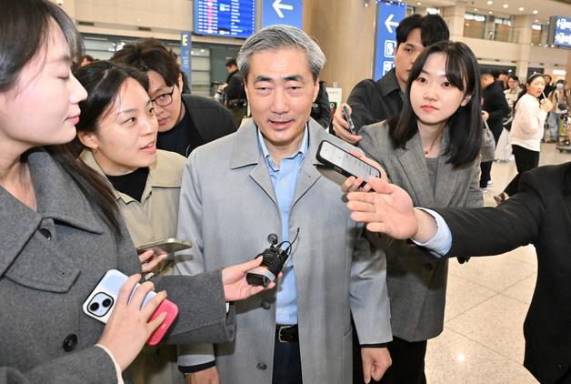 [뉴스1 PICK]신현송 한국은행 총재 후보자 입국…'막중한 책임감 느껴'