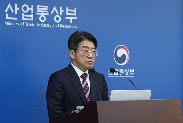 최고가격제 이후 휘발유 소비량 3%, 경유 8%↓…소비자가 상승 멈춰(종합)