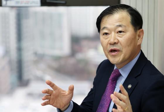 [인터뷰]이형훈 차관 "약가개편, '복제약' 중심 구조 깨는 신약개발 기폭제"