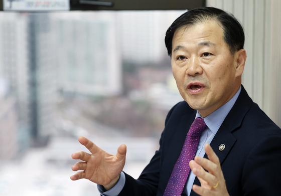 [인터뷰]이형훈 차관 "약가개편, '복제약' 중심 구조 깨는 신약개발 기폭제"