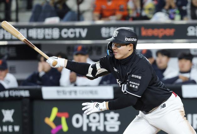 '최원준 5타점' KT, 연이틀 한화 제압…개막 4연승 질주