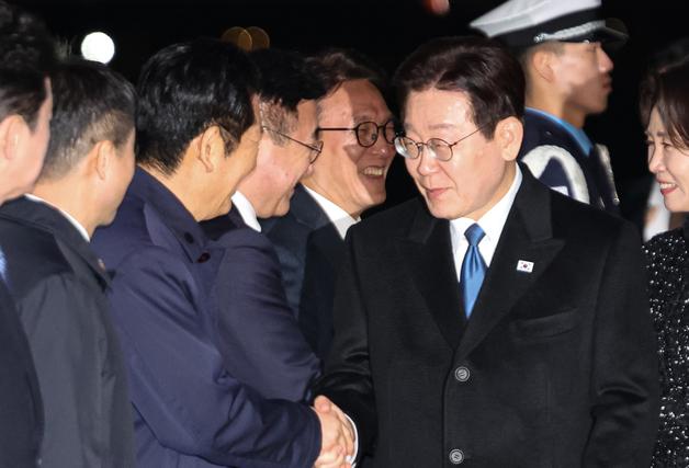 李, 동남아 순방 마치고 귀국…'AI·원전·조선' 아세안 확장