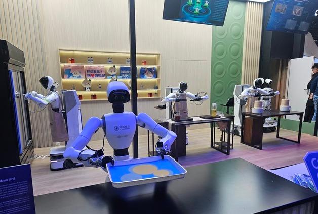 로봇 식당부터 감정 분석까지…AI와 결합한 다양한 신기술