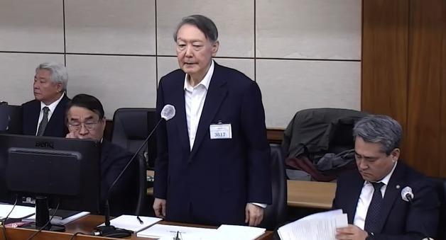 윤석열 측 "내란특검법 위헌 소지"…헌법소원 청구