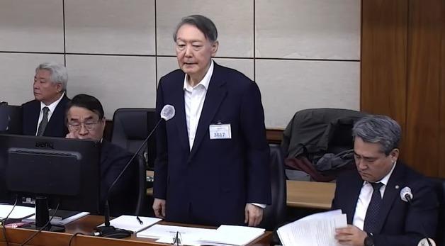 '北 무인기 작전' 윤석열 일반이적 1심 선고…특검, 징역 30년 구형