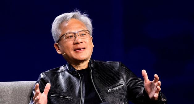 '오픈AI 1000억달러 투자' 젠슨 황 "300억달러로 끝"