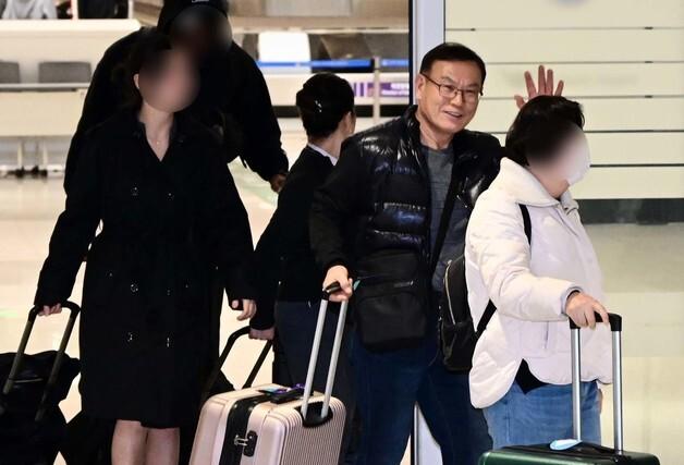 "박물관서 '펑펑' 포성에 눈물"…두바이서 생환한 관광객들