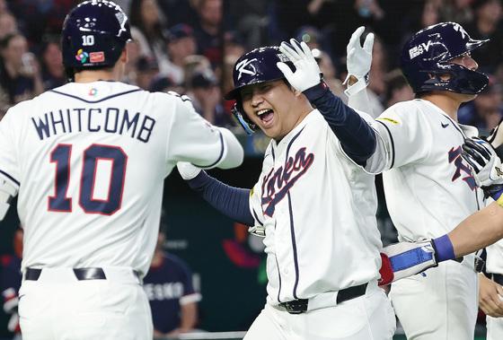 [뉴스1 PICK]한국 야구, 홈런 4방으로 체코 완파…17년 만에 1차전 승리