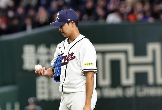 잘 나가다 '한 방'에 식겁…첫 경기부터 발령된 '피홈런 주의보'[WBC]