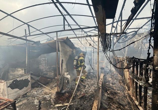 단양 적성면 축사 화재…인명·가축피해 없어