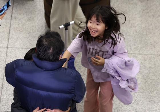 [뉴스1 PICK]중동 긴장 속 중단됐던 UAE 직항편 재개…인천공항 귀국한 체류객들