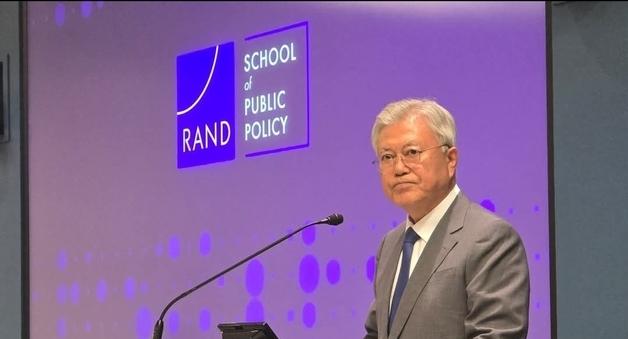 文 "트럼프 방중 계기 결단 기대…김정은, 李 손 잡아야"