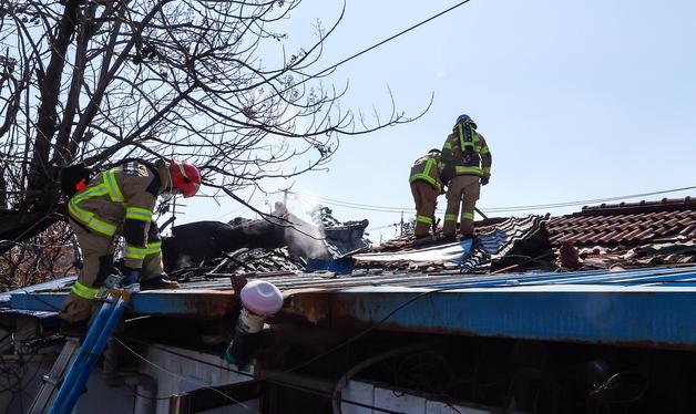 서울 용산구 주택서 화재… 인명 피해는 없어