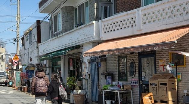 "이런 곳이 있었네"…한옥마을 옆 숨은 골목, 서학동 예술마을
