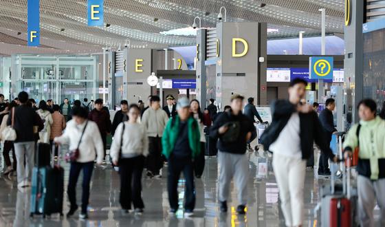 "3월 중동행無" 여행업계, 판매 전격 중단…환율·유가까지 '겹악재'
