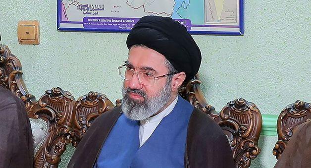 트럼프, 이란 최고지도자 모즈타바 선출에 "기쁘지 않다"