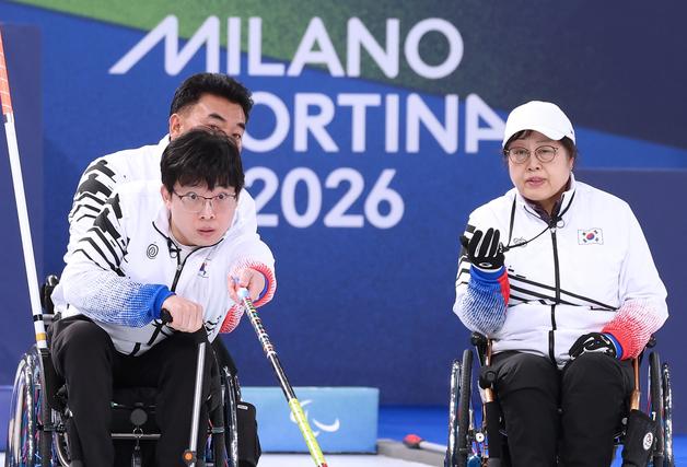 휠체어컬링 믹스더블·혼성팀, 나란히 아쉬운 패배[패럴림픽]