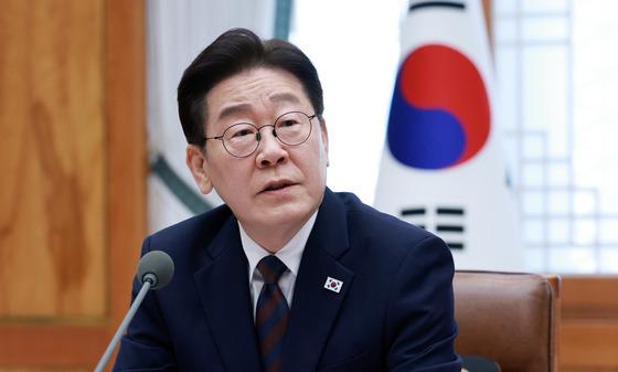 與 강경파 제동·법조계 끌어안기…李대통령 '신중한' 개혁