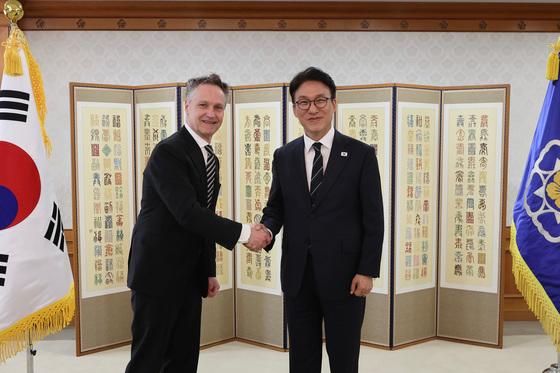 金총리, 글로벌제약사 일라이릴리 만나 "韓정부·기업과 협력 강화"