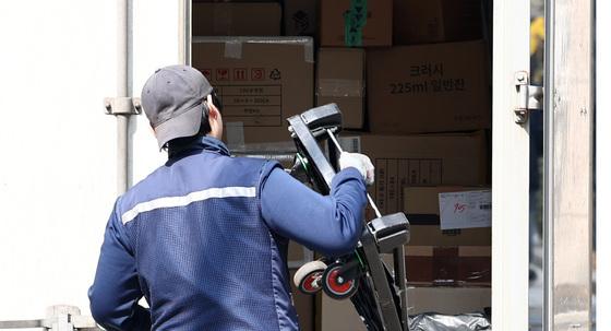 노란봉투법 시행…하청 교섭권 확대에 산업현장 '긴장'