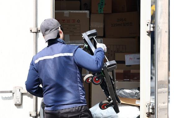 노란봉투법 시행…하청 교섭권 확대에 산업현장 '긴장'