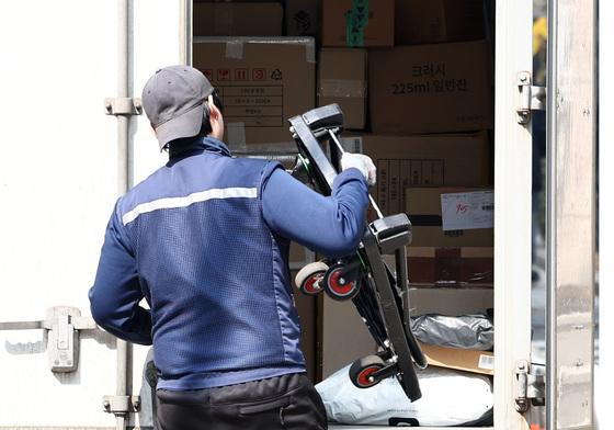 中企 "협력사 일감 끊기면 어쩌죠"…하청노조들, 원청에 교섭장