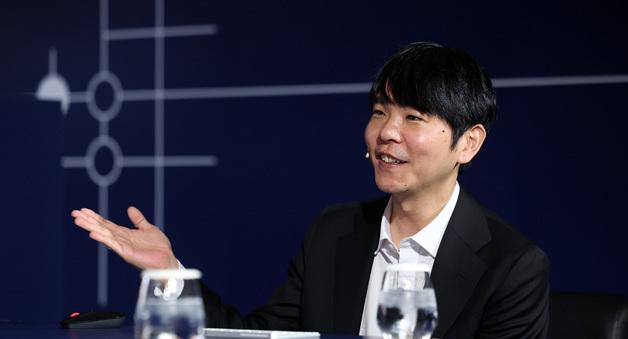 10년 만에 AI 만난 이세돌 "인간의 바둑도 나아간다"