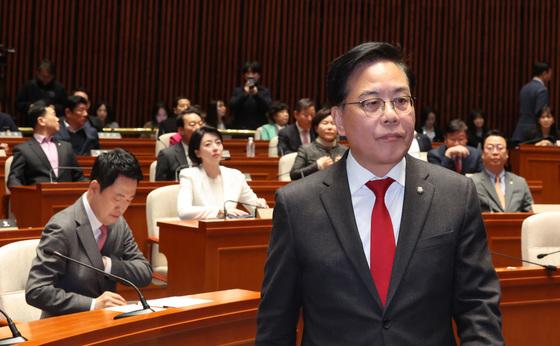 장동혁 포함 국힘 106명 "계엄 사과·尹 정치 복귀 반대"