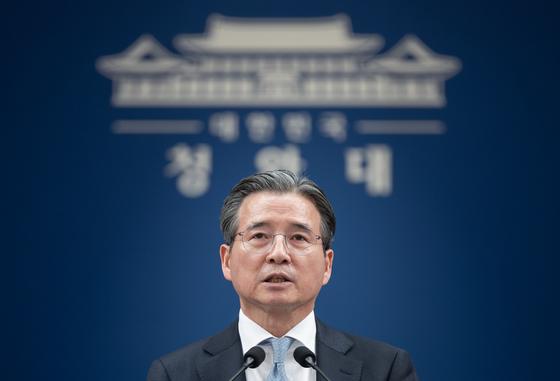 靑 "최고가격제 금주 추진…2주 뒤 유류세 인하도 검토"(종합)