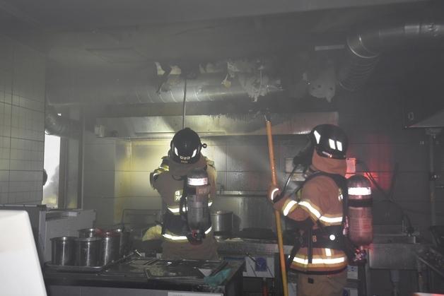 대전 가양동 음식점서 식용유에 불붙어 화재…1명 부상