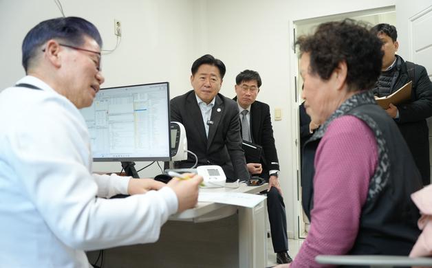 "진료 보러 버스 타고 나가는 불편 해소"…제주형 건강주치의 정착