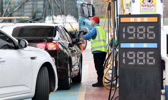 3월 물가 2.2%↑…'중동 쇼크'에 석유류 3년5개월래 최대 상승