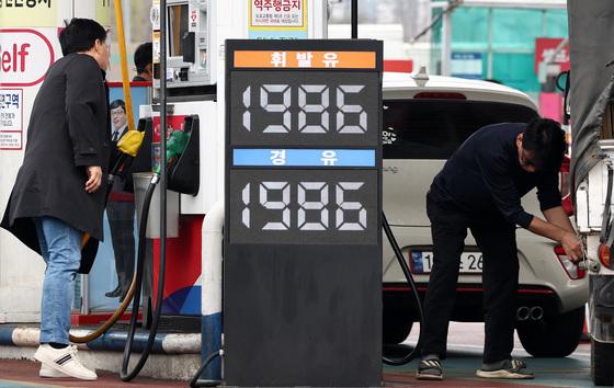 3월 물가 2.2%↑…'중동 쇼크'에 석유류 9.9% 상승·3년5개월래 최대(종합)