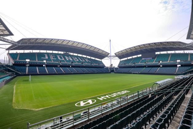 달라진 전북현대 안방 '전주성', 그라운드 주변 인조잔디 조성