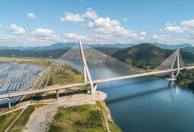 쌍용건설, '의령낙동대교' 올해의 토목구조물 대상 수상