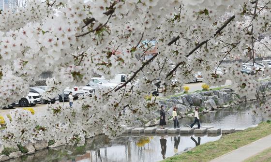 [오늘의 날씨] 울산(2일, 목)…새벽까지 비, 초미세먼지 한때 나쁨