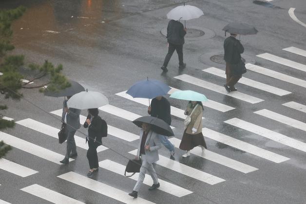 낮 최고 '21도'…충청·남부·제주엔 비소식[오늘날씨]