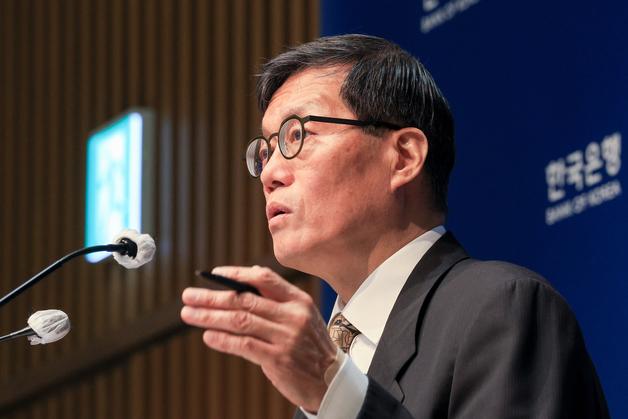 이창용 "공급충격 장기화 시 정책대응 필요…인플레 리스크 확대"[문답]