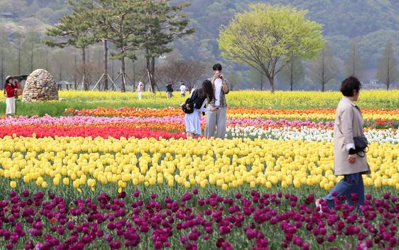 [오늘의 날씨] 부산·경남(13일, 월)…대체로 흐려, 낮 최고 20~24도