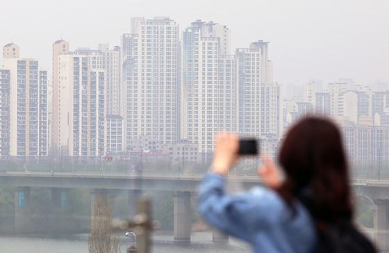 서울 가구 부채 이유 1위 전월세 보증금…내 집 마련 앞질렀다