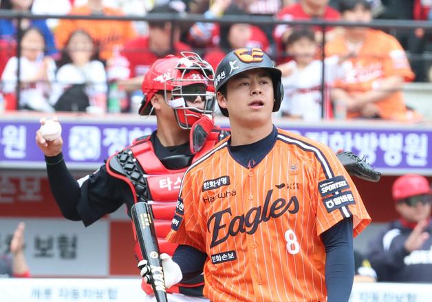 '2군행' 노시환, 하루 166만원 깎인다…연봉에서도 손해