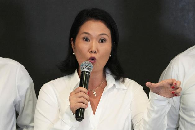 페루 대선 출구조사, 후지모리 前대통령 딸 선두…결선투표 전망