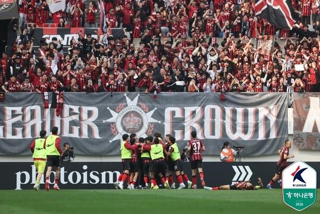 따뜻한 '서울의 봄' 원동력은 '원 팀'…"구성원 전체가 정체성 형성" 