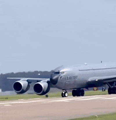 항공 사진작가 마크 린햄이 12일(현지시간) 촬영한 미 공군 KC-135의 모습 (출처=Mark Lynham Photography 페이스북)