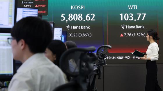 호르무즈 재봉쇄 우려에…100달러 넘은 유가, 최대 170달러 전망도