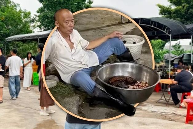 "배탈 날 수 있다" 경고에도 3시간 대기, 중국 유명 맛집 비결은 '이것'