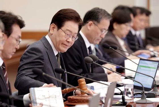 李대통령 "종전협상 낙관 쉽지 않아…고유가 상수로 비상대응 확고히"